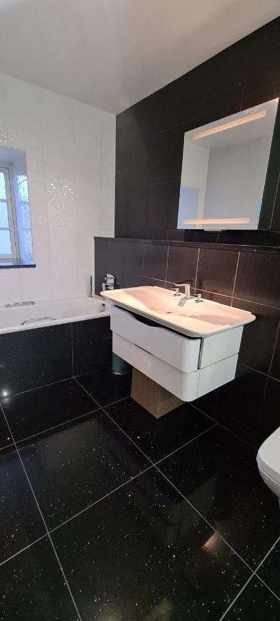 Pass The Keys Spacious 3Beds Flat Near City Centre - Free Parking Edimburgo Exterior foto